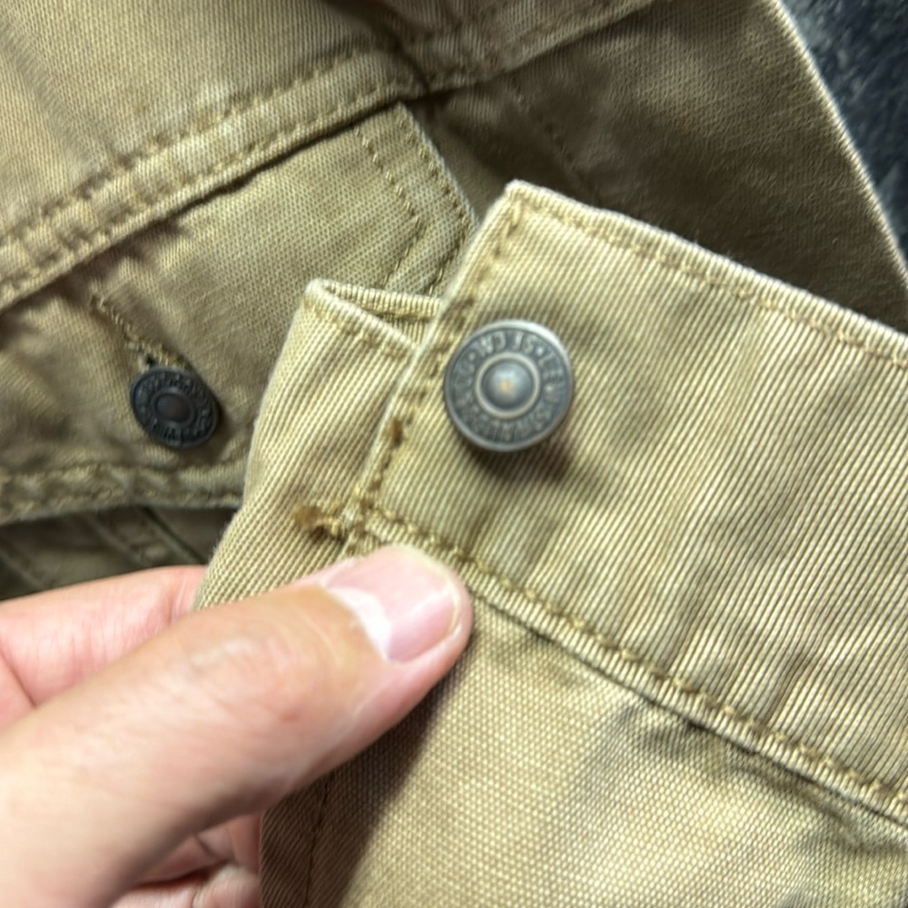 Levi’s tan denim jacket worn once only on a film shoot - great condition jacket - Picture 7 of 13